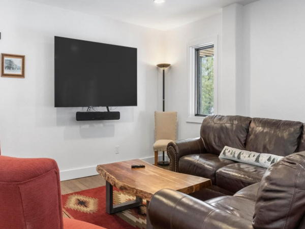 Luxury Peak 8 Ski in ski out 6 bedroom in the heart of Breck!